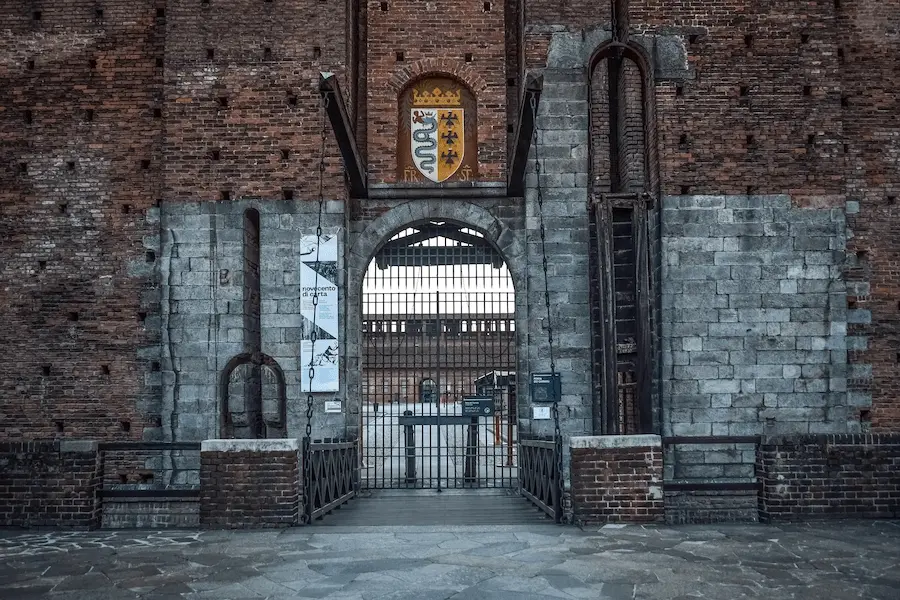 castello sforzesco milan