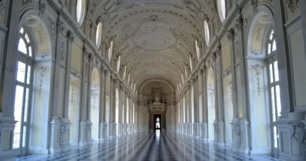 Venaria tour torino